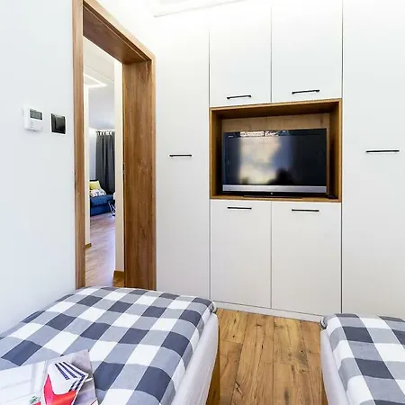 Moonlight Apartment *